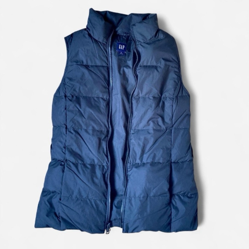 GAP puffer vest outdoors women’s black athleisure cozy outdoor coat- size XS